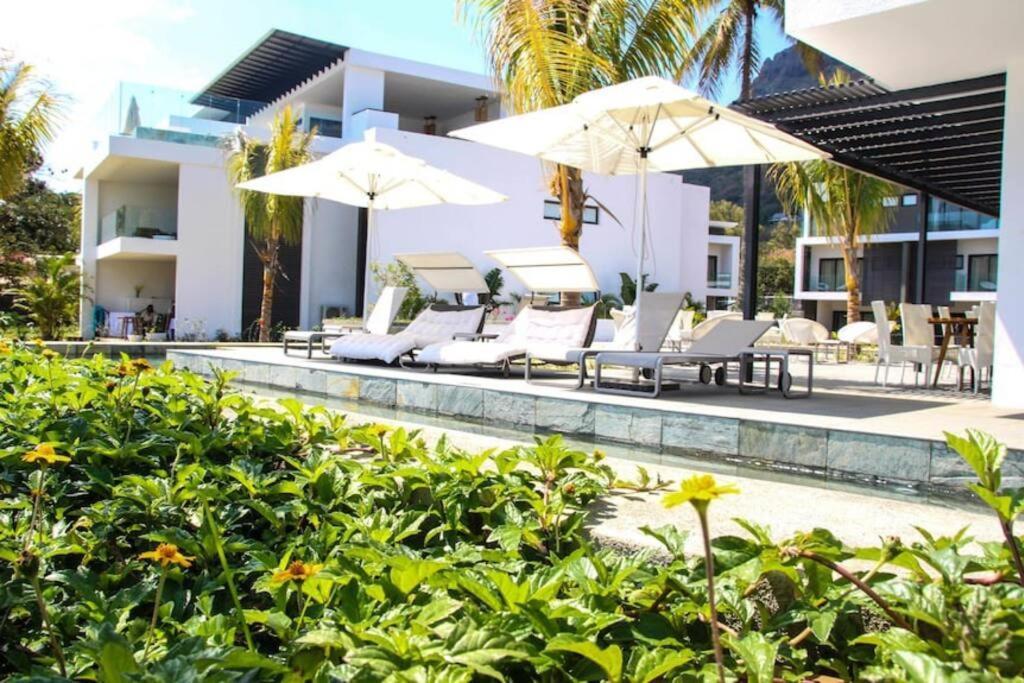 Latitude Luxury Seafront Suite Riviere Noire Luaran gambar