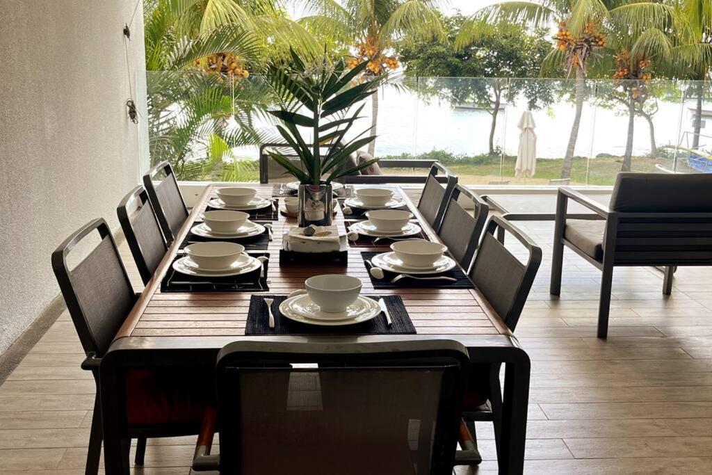 Latitude Luxury Seafront Suite Riviere Noire Luaran gambar